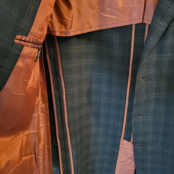 Greens Menswear Dark Plaid Blazer | Size Large - Picture 2 of 7